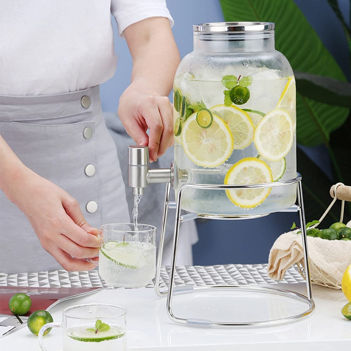 Large-capacity Cold Water Jug with Faucet High Borosilicate Glass Teapot with Base 101.4 Oz Z364